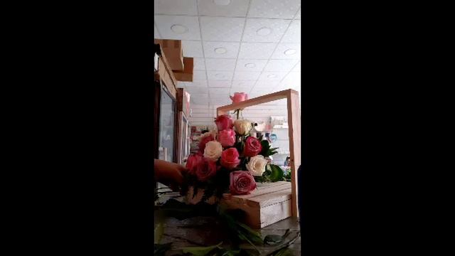 Beautiful flower Arrangement tutorial смотреть онлайн