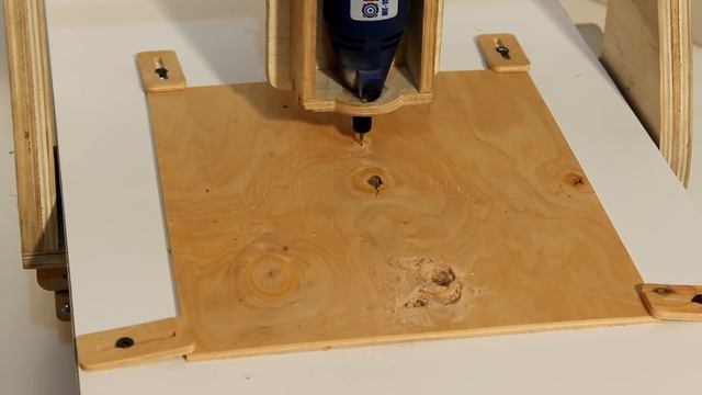 Фигурная резка фанеры на станке с ЧПУ "Кречет 2" смотреть онлайн