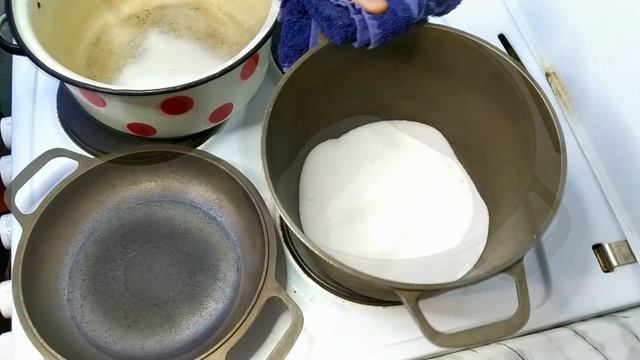 ПРОКАЛИВАНИЕ ЧУГУННОЙ ПОСУДЫ. Что стало с ржавым казаном и сковородкой за 1,5 месяца?!! смотреть онлайн