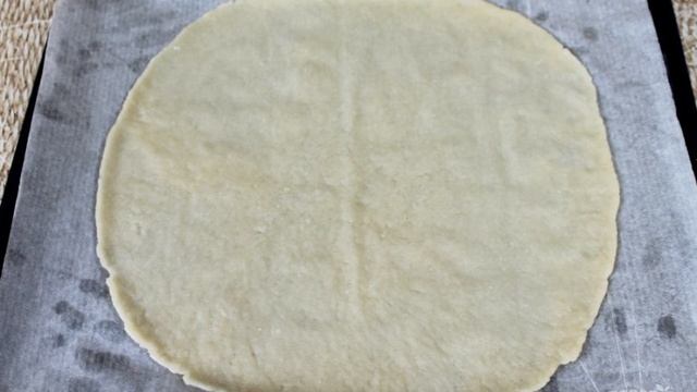 Пицца с рукколой и моцареллой