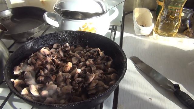 С Масленицей))) Рецепт блинов с форелью, грибами и сливками