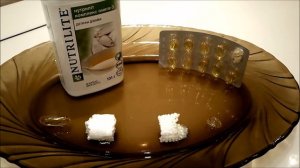 Почему Омега 3 растворяет пенопласт?