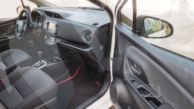 Spot TOYOTA YARIS Hybrid Comfort смотреть онлайн