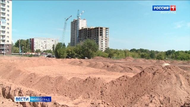 В Дзержинском районе строят физкультурно-оздоровительный комплекс