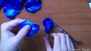 Брошь Синяя роза из атласных лент в технике цумами канзаши своими руками. Brooch Blue rose
