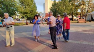 А музыка🎤🎼🎹🎶 играет громко.... 14.09.24.