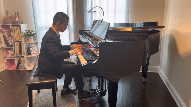 Chopin Op.18 Grande Valse Brillanté смотреть онлайн