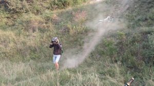 Учимся заезжать на горку . Упал с питбайка .питбайк мотолэнд 125