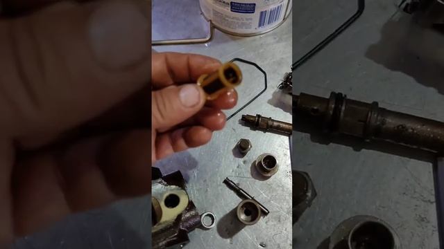 Диагностика и ремонт ТНВД delphi 9323A261G из Симферополя. Последствия воздуха в насосе смотреть онлайн