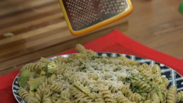 Домашно песто и цезар салата / Domasno pesto i cezar salata смотреть онлайн