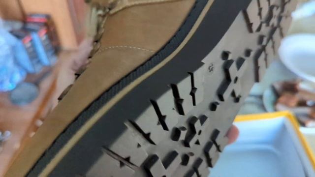 Фантастические Dockers из Португалии с площадки ОЗОН смотреть онлайн