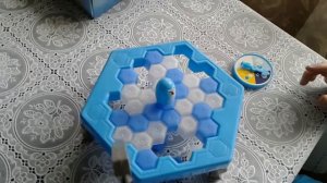 Настольная игра для детей. Пингвин в ледяной ловушке. Play the game. Penguin.