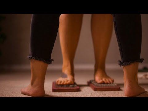 Югорский проводник практики гвоздестояния на досках показал, как зарядиться энергией смотреть онлайн