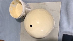 Большой киндер сюрприз своими руками/ Папье-маше