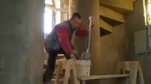 Как штукатурить колонну высотой 12 метров .