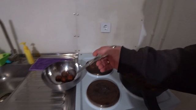 Бросаю грецкие орехи в кипящую воду! Весь мир будет гоняться за этим методом! Счастливые вечера в Х смотреть онлайн