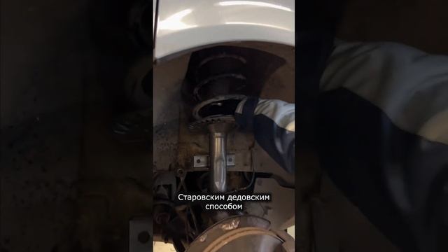 Застучала подвеска в Volkswagen Transporter. В чем причина?