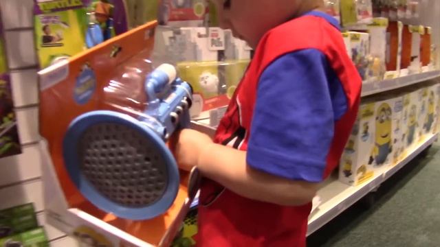 Тимур и Ко. Обзор игрушек. Обзор детского магазина. Развлекаемся и выбираем новую игрушку. смотреть онлайн