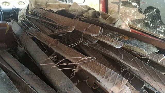 В Железноводске двое мужчин пытались украсть металлические колья с виноградного поля смотреть онлайн