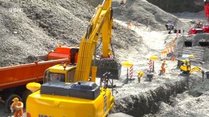 EXTRA LONG RC TRUCK ACTION/ SPECIAL RC EQUIPMENT IN MOTION/ RC DIGGER KOMATSU, RC TRUCK HUINA