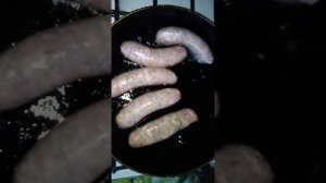 Купаты на сковороде.
