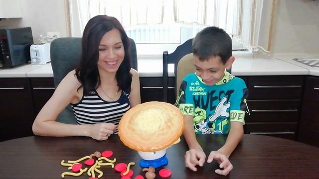 Играем в игру приготовь пиццу! Цветная радуга из конфет! смотреть онлайн