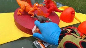 SMASHERS! Series 4, Round 4! T-Rex Mini Light-Up Dino Egg!