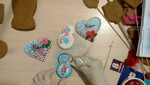 Мастер-класс по росписи имбирных пряников 8 марта