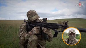 Военнослужащие спецназначения тренируются штурмовать опорные пункты в составе тактических групп