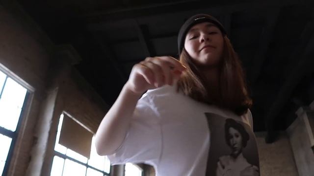 FEEL IT STILL смотреть онлайн