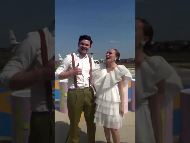 Гендер пати с цветным дымом на вертолете