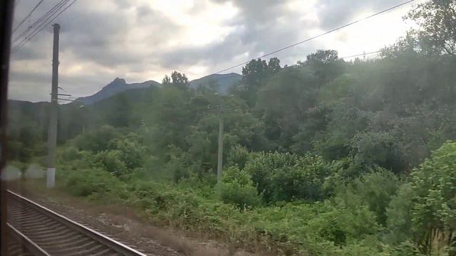 на Поезде Туапсе - Горячий ключ с. Фанагорийское, глухомань, связи нет вообще смотреть онлайн