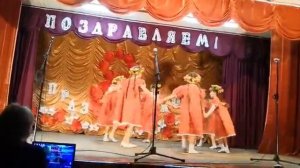 Хоровод с веночками