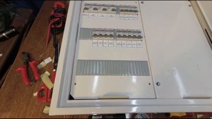 Собираем бюджетный однофазный щит своими руками. Корпус MODBOX EKF, щит на заказ.