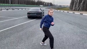 УДАРЫ НОГОЙ В ТХЭКВОНДО (УДАР В ГОЛОВУ ЧТОБЫ ВЫРУБИТЬ ЧЕЛОВЕКА)