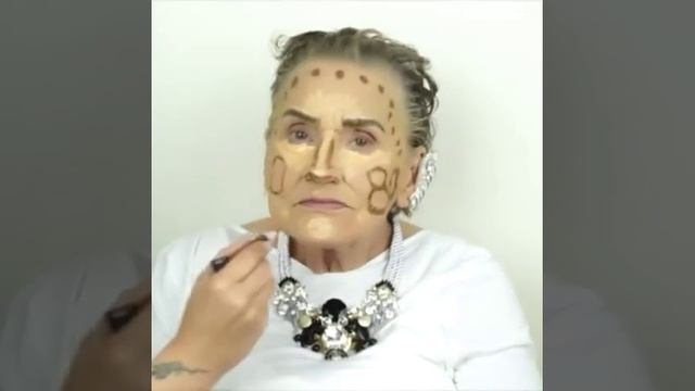 Макияж 80-летней бабушки покорил Сеть