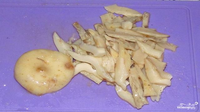 Пирог с груздями и картошкой