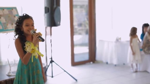 Трогательная Песня от младшей сестренки на свадьбу смотреть онлайн