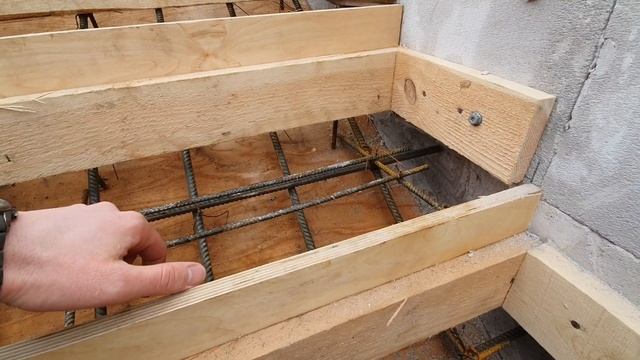 ? БЕТОННАЯ ЛЕСТНИЦА ? Делаем опалубку и заливаем п образную монолитную лестницу с площадкой в доме.