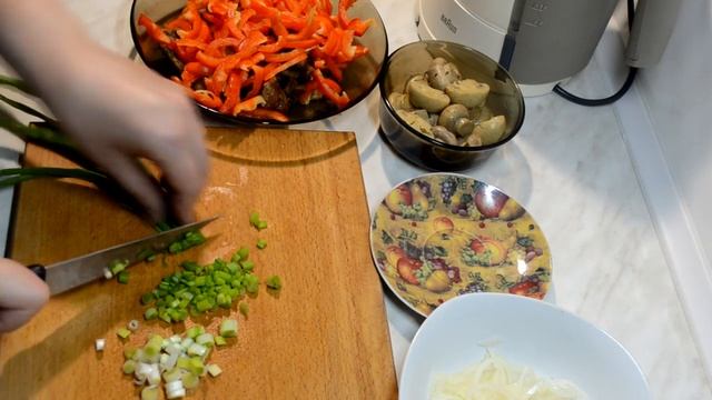 Вкуснейший САЛАТ СО СВИНИНОЙ И МАРИНОВАННЫМИ ШАМПИНЬОНАМИ смотреть онлайн