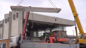 В Сургуте начали сносить старый ж/д вокзал