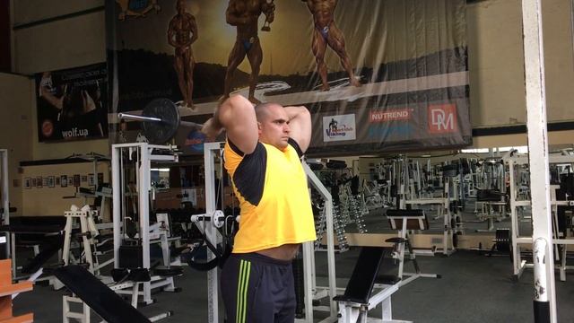 Французский жим со штангой стоя смотреть онлайн