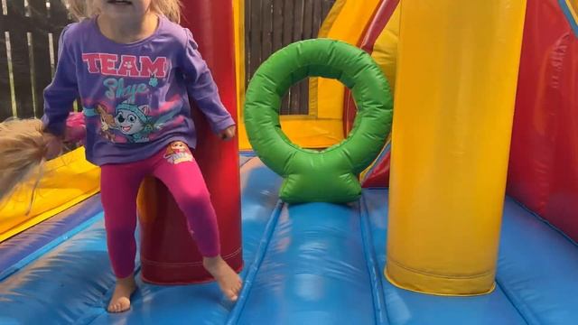 ОГРОМНЫЙ Детский надувной Батут Щенячий Патруль Батут PAW Patrol - Прыжки на Батуте смотреть онлайн