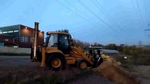 Регинас Экскаватор погрузчик Weichai 468 II тракторист первый раз с МТЗ испытывает тягу и фронтал