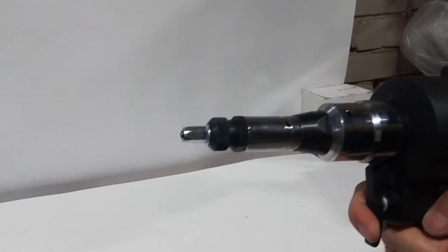 Пневмогидравлический заклепочник SN-6 (М3-М6) смотреть онлайн