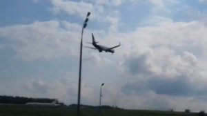 Boeing 737-900ER _Azur Air_ _VQ-BYX_ посадка во Внуково VKO