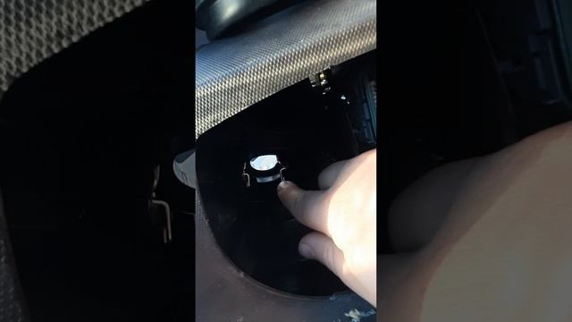 КАК БЫСТРО ПОМЕНЯТЬ ЛАМПОЧКИ В ФАРАХ НА СНЕГОХОДЕ BRP SCANDIC И ВЗОРВАВШИЕСЯ БЛОКИ ЛЕД ЛАМП смотреть онлайн