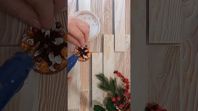 DIY.???#Short.Елка из шишек.Сделать елку своими руками.Подарок на новый год.Своими руками