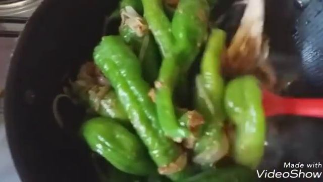 Очень вкусный салат из замороженных баклажан и перца с соевой пастой. смотреть онлайн