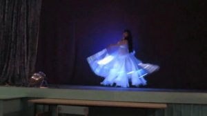 танец со светодиодными крыльями